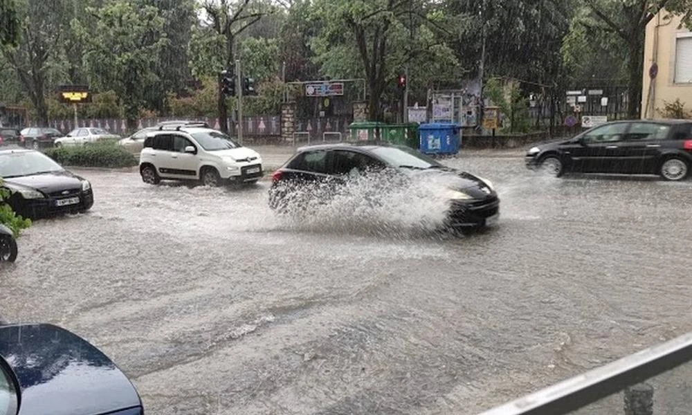 Καιρός-Γιάννενα: "Άνοιξαν" οι ουρανοί-Μπουρίνι "σάρωσε" την πόλη